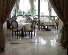 chic-ul frantei in mijlocul bucurestiului
