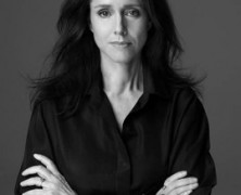 cu Julie Taymor – despre a fi diferit, Steve Jobs si oglinzi