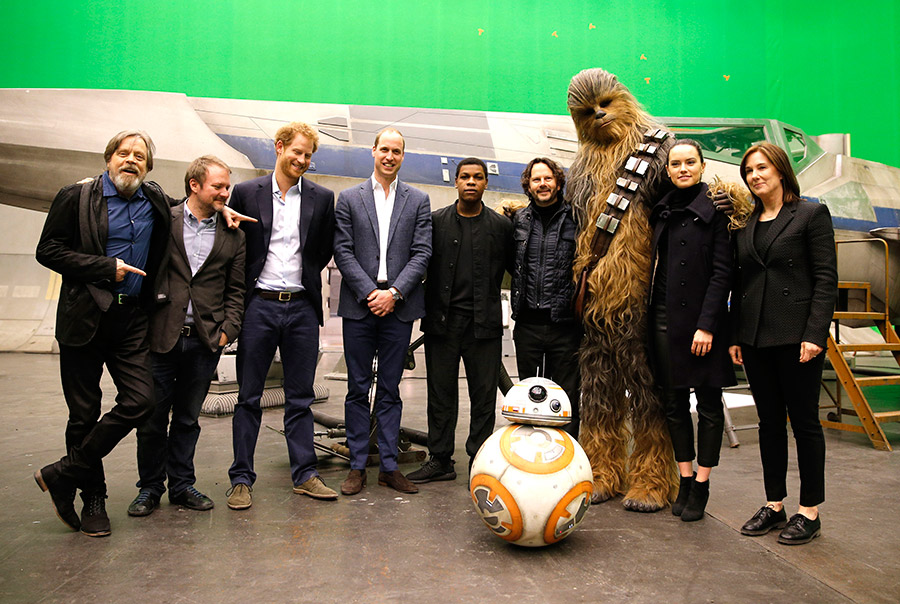 princes-william-harry-star-wars3--a