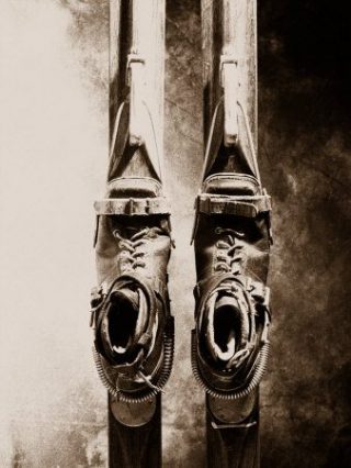 old-ski-equipment