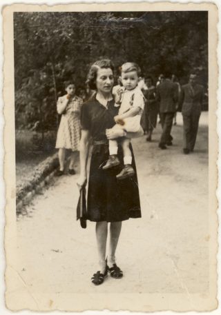 mamaie, Vasilichia Demetrian si tatal meu, Dan Pavel, in anul 1944