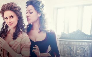 she-stoops-event