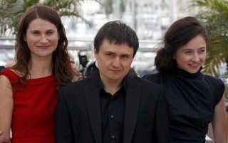 mungiu stratan dupa dealuri