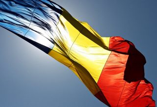 Noua Constitu?ie: Stema ??rii va ap?rea pe Tricolor