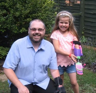 3d-printed-prosthetic-arm-stephen-davies-enable-isabella-5