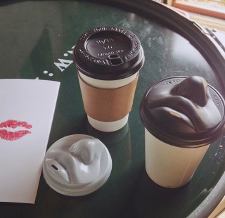 human-face-shape-lid-coffee-take-kiss-out-jang-woo-seok-11