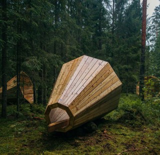 Estonian-students-build-amazing-unplugged-walk-in-megaphones-in-the-middle-of-nowhere5__880
