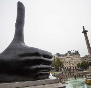 fourth-plinth-sculpture-thumbs-up