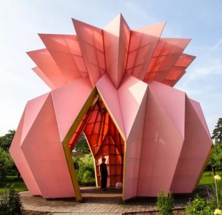 studio morison pink pineapple