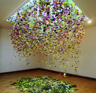 flower-installation-art-rebecca-louise-law-3