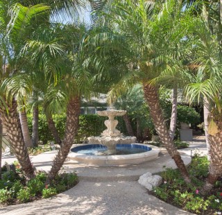 liz taylor home 3