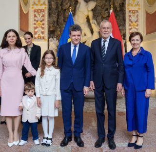 nicusor dan copii austria
